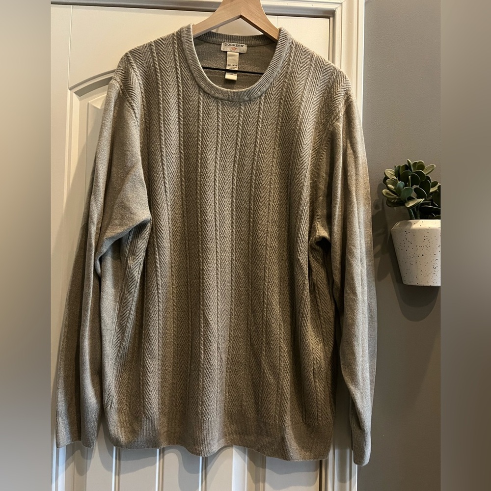 Dockers Men's Tan Crewneck Sweater
